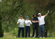 开云体育下载-高尔夫比赛中，加拿大选手夺得头名的简单介绍