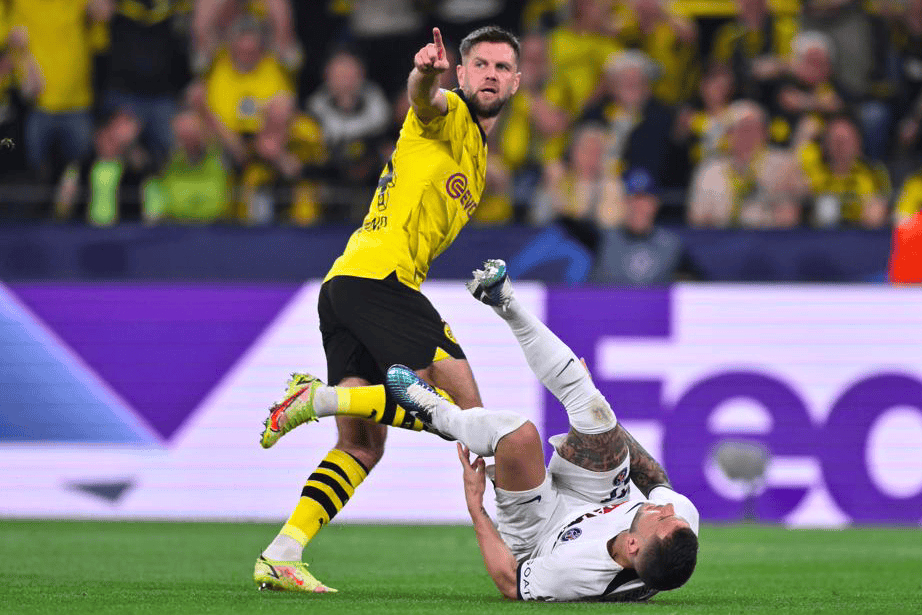 沙尔克客场大胜多特蒙德，惊险取胜的简单介绍