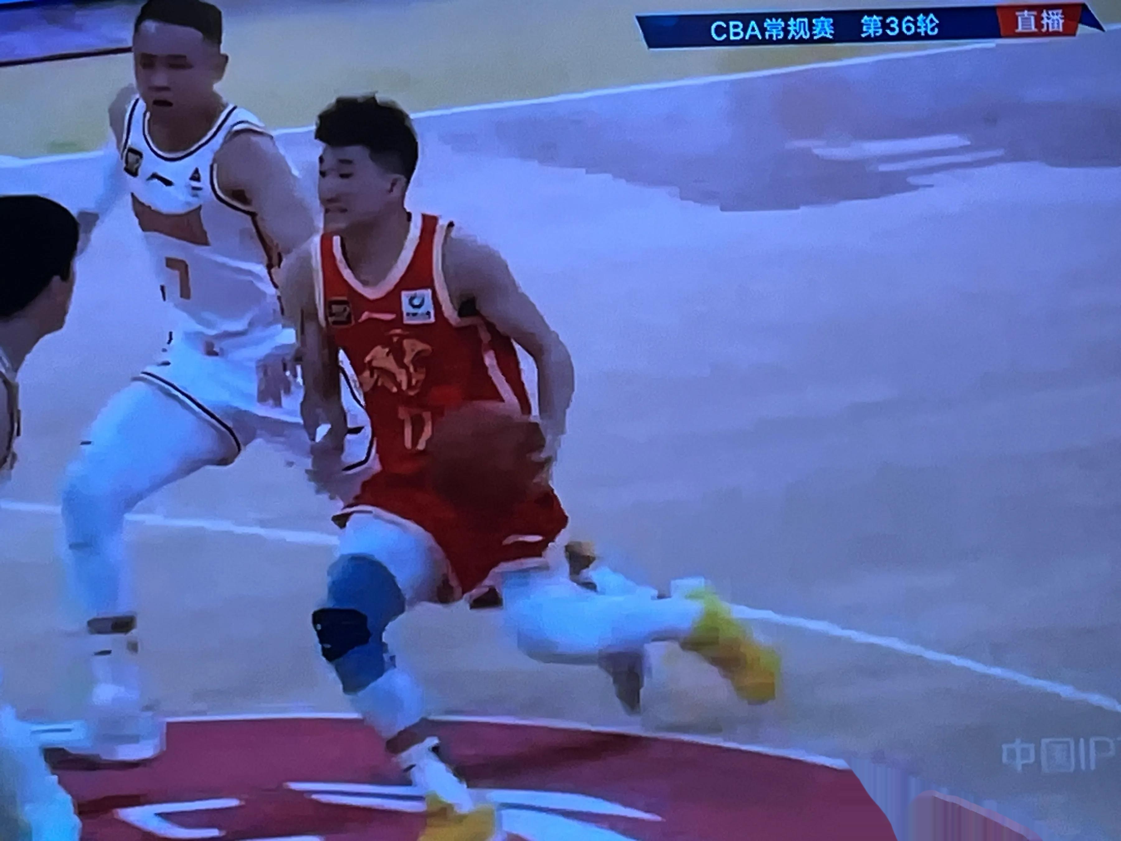 关于云南男篮遭遇失利，面临考验的信息