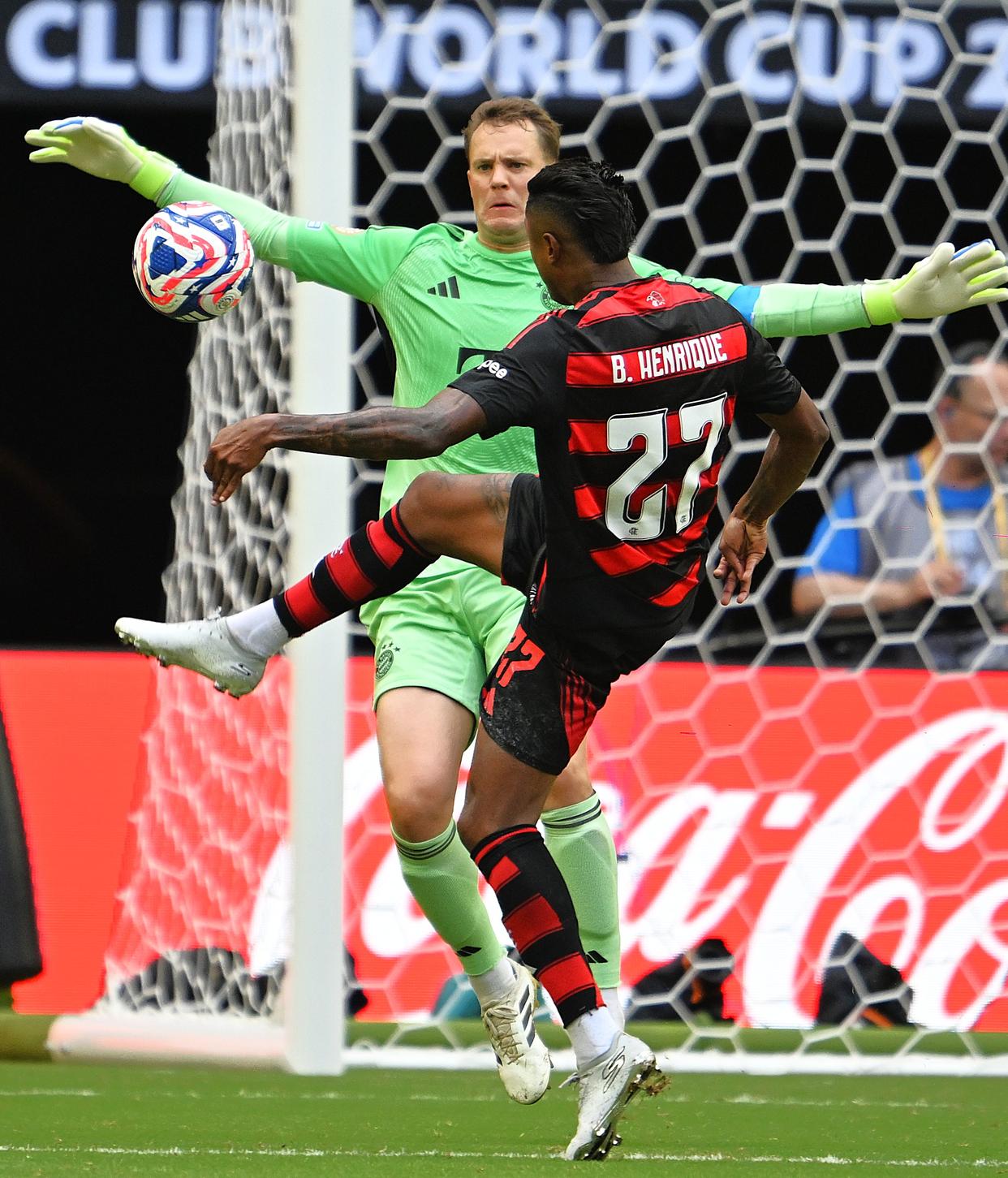 拜仁慕尼黑在比赛中展现强大实力,取得胜利 拜仁慕尼黑在比赛中展现强大实力,取得胜利