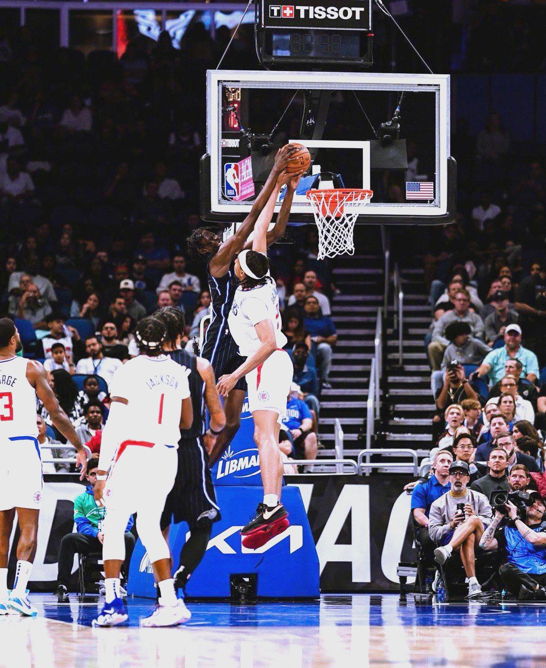 快船遭遇惨败，客场失利难以挽回