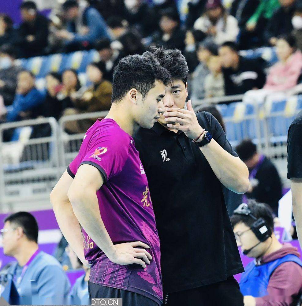 东南亚篮球联赛冠军争夺激烈，泰国队领跑