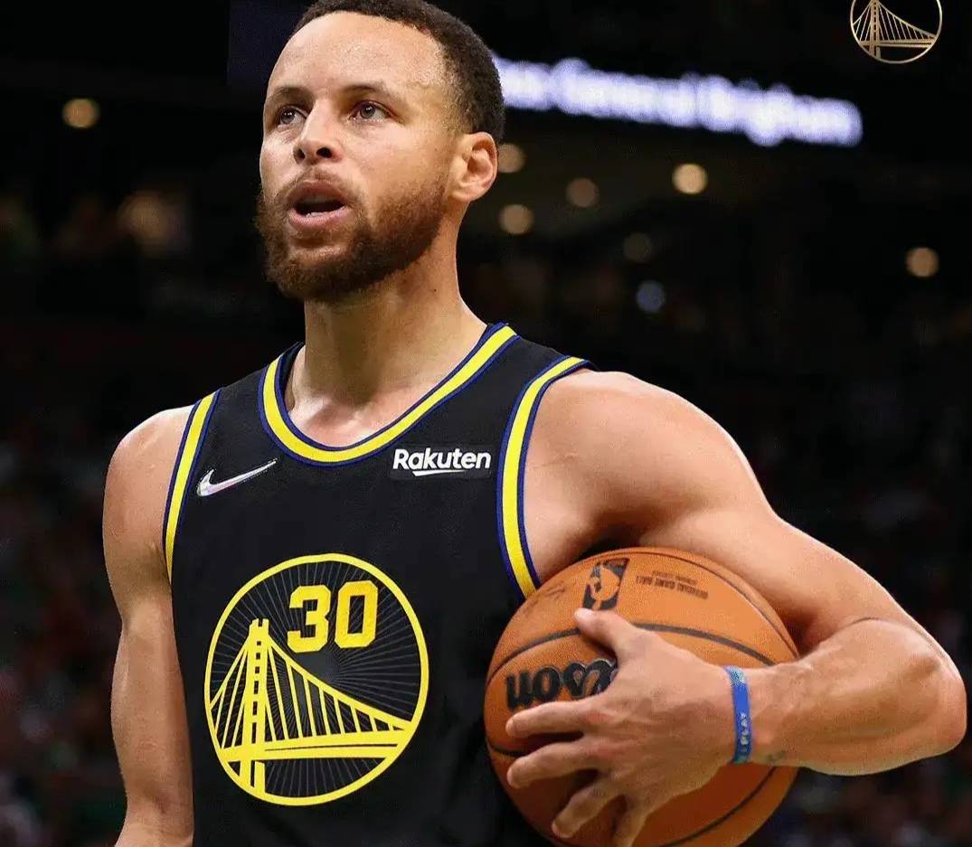 凯尔特人横扫吉林队，库里扛起全队