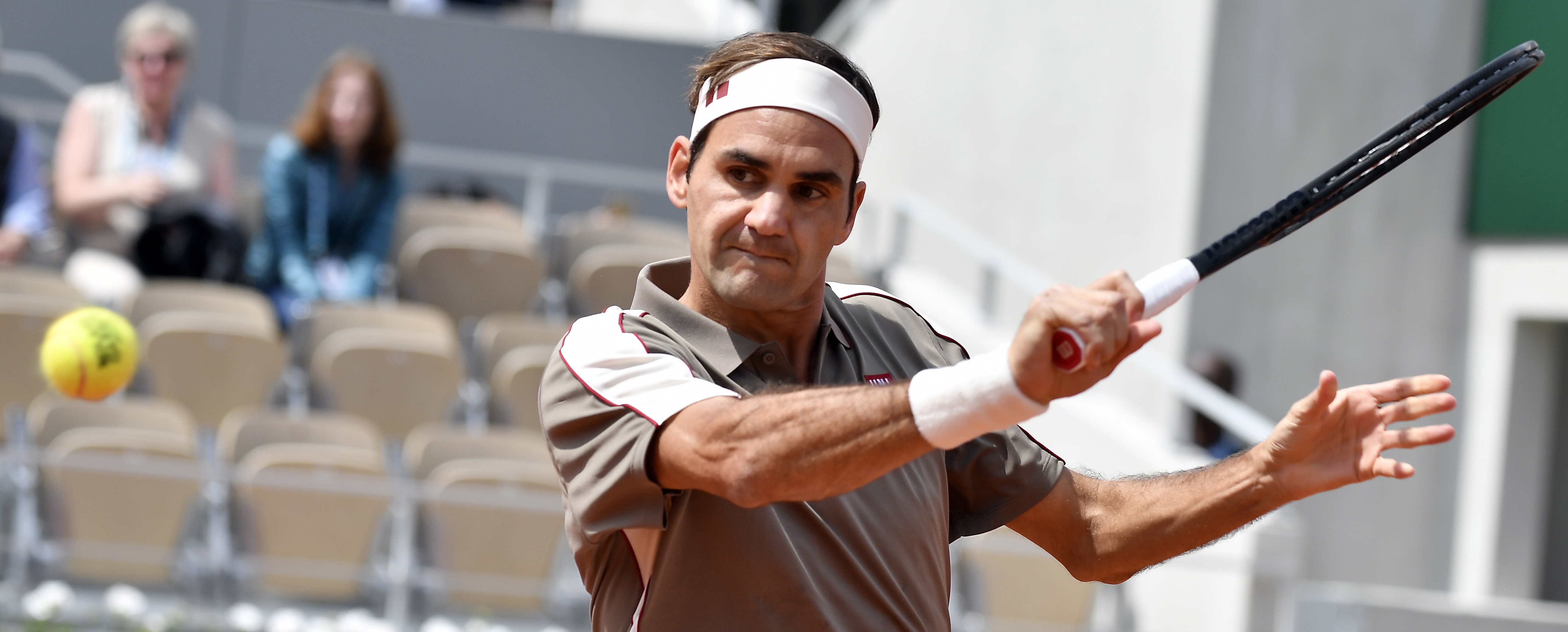 包含世界网球队强势法国网球队，费德勒绝境逆转的词条