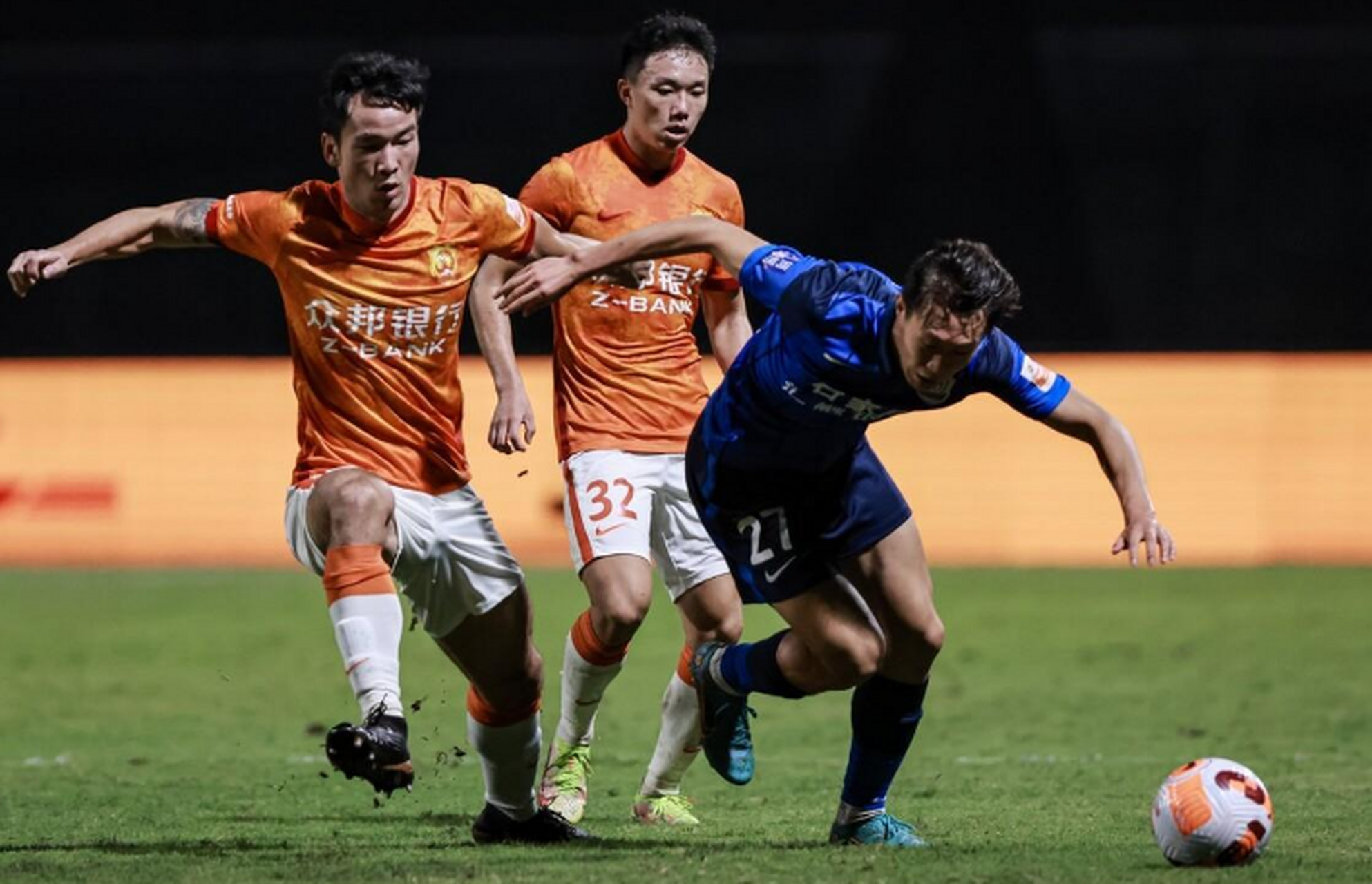 武汉卓尔vs广州恒大：实力碰撞，赛场上的较量的简单介绍