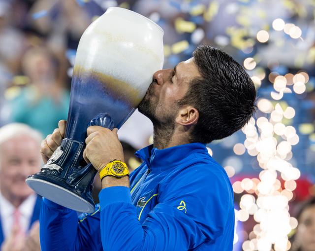 年终总决赛逆转拉沃尔杯，德约科维奇扛起全队的简单介绍