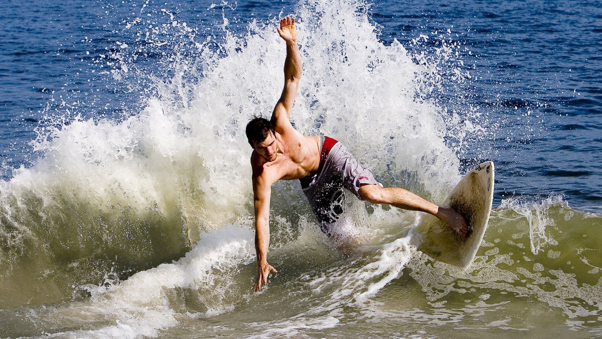 鏖战巴黎之巅，郑思维关键制胜，丹麦队力克法国队书写羽坛新章