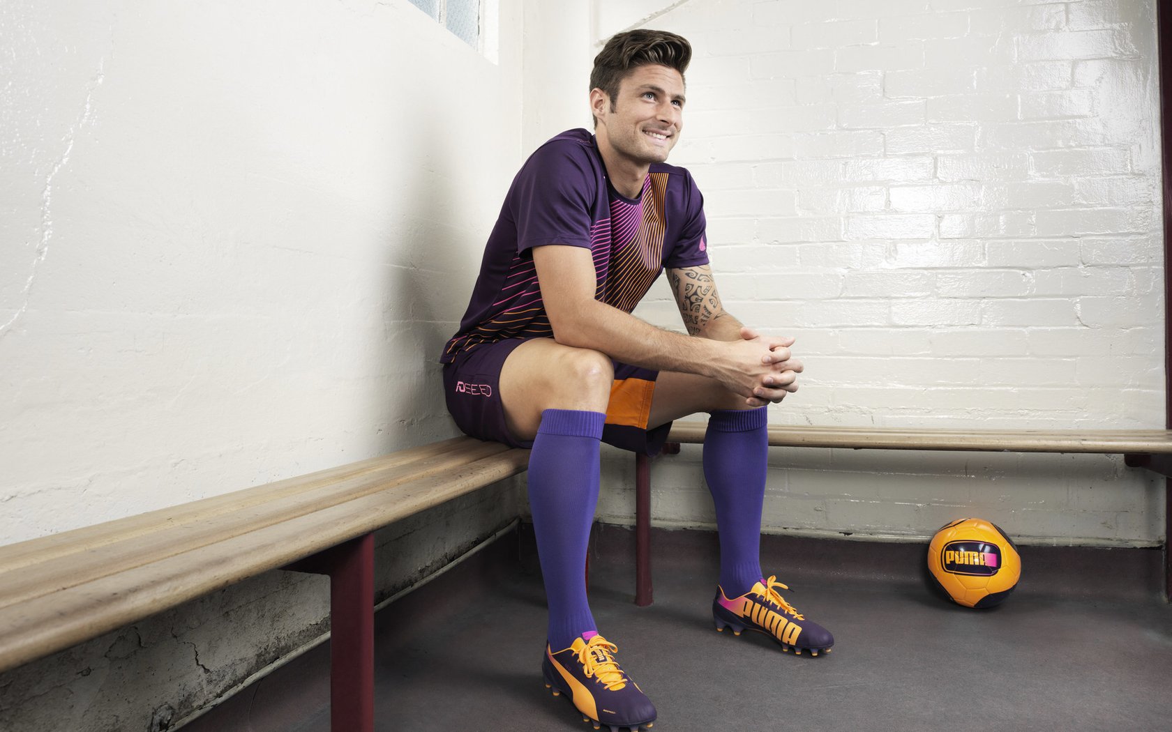 密尔沃基的寒夜，当压制级伦纳德遇上字母哥的沉默